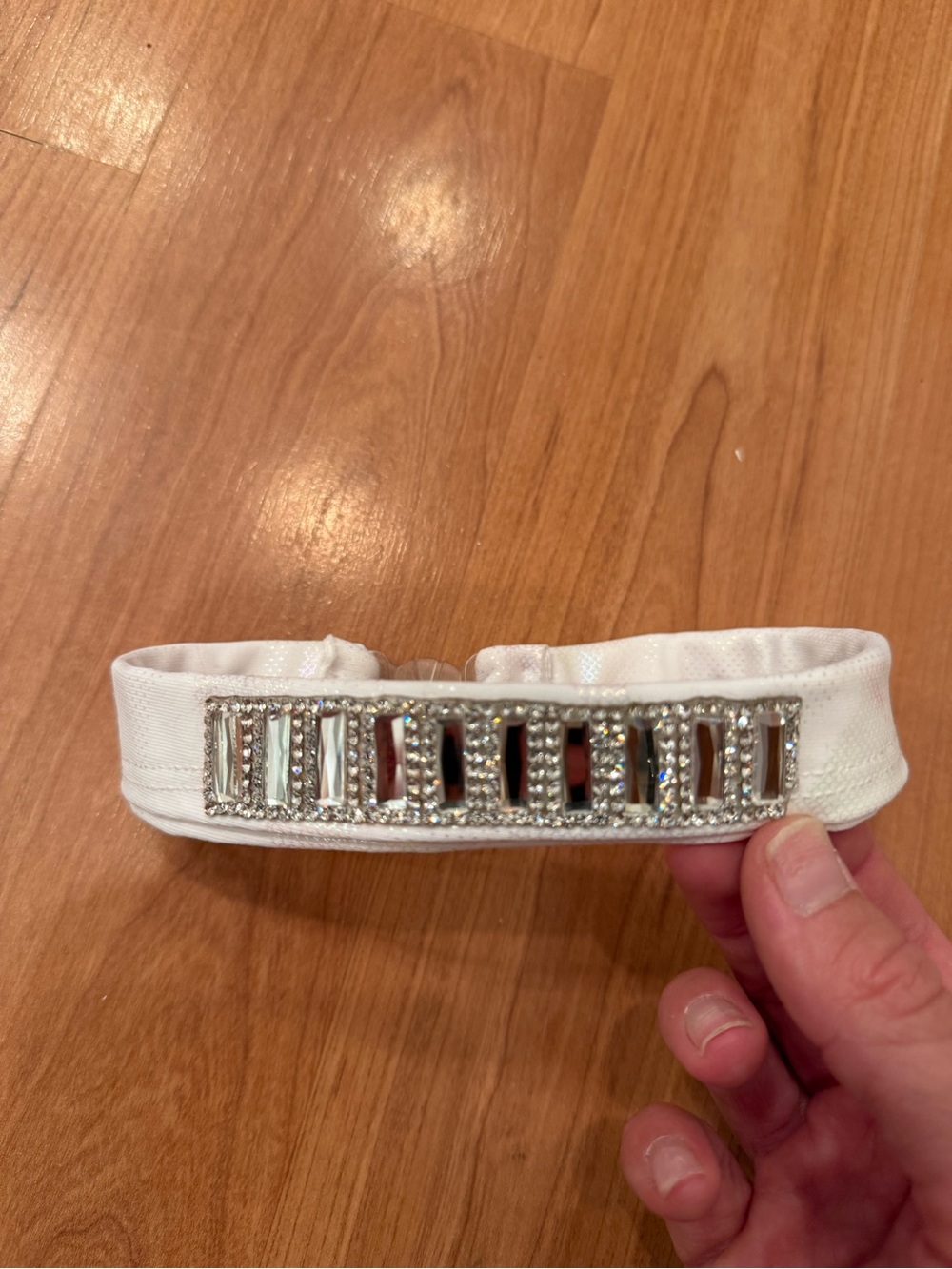 Crystal-Embellished White Women's Fashion Choker